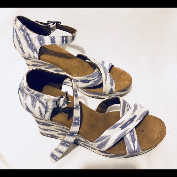 Toms Blue White Wegde Sandals - Picture 3 of 4